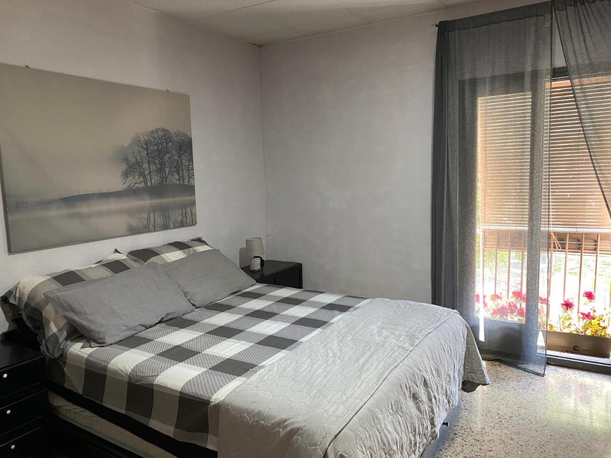 Apartamento Entero Con Terraza En El Centro De Rubí Dış mekan fotoğraf